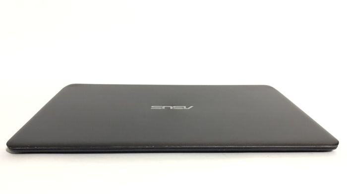 Ультрабук Б-клас Asus ZenBook UX305CA / 13.3" (1920x1080) IPS / Intel Core m3-6Y30 (2 (4) ядра по 0.9 - 2.2 GHz) / 8 GB DDR3 / 128 GB SSD / Intel UHD Graphics 620 / WebCam / Win 10 Home б/в - зображення 6