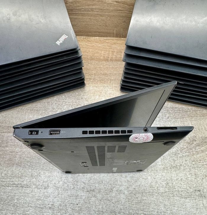 Ультрабук Lenovo ThinkPad T470s / 14" (1920x1080) TN / Intel Core i5-7300U (2 (4) ядра 2,6 - 3,5 ГГц) / 8 ГБ DDR4 / 120 ГБ SSD / Intel HD Graphics 620 / Веб-камера / Два АКБ / Windows 10 Pro б/в - зображення 5