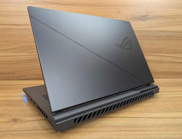 Ігровий ноутбук Asus ROG Strix G16 G614YIR / 16" (1920x1080) IPS / Intel Core i9-14900HX (24 (32) ядра по 1,6 - 5,8 ГГц) / 32 ГБ DDR5 / 1000 ГБ SSD / nVidia GeForce RTX 4070, 8 ГБ GDDR6, 128-bit / WebCam / Windows 11 б/в - зображення 7