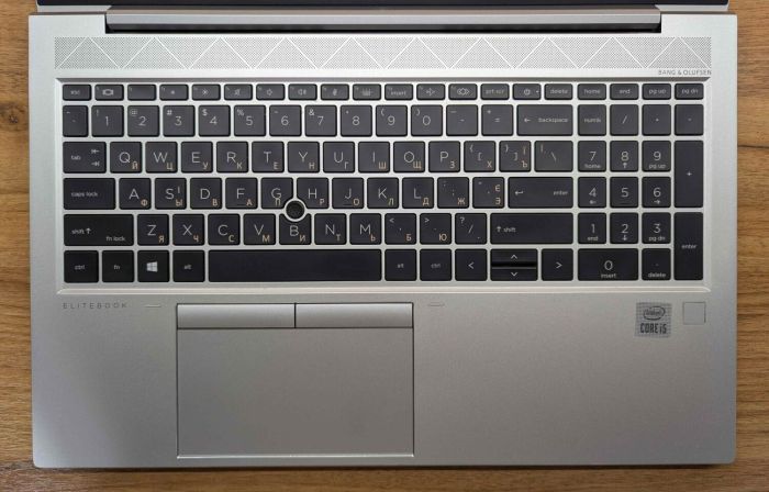 Ультрабук HP EliteBook 850 G7 / 15.6" (1920x1080) IPS / Intel Core i5-10210U (4 (8) ядра по 1.6 - 4.2 GHz) / 16 GB DDR4 / 500 GB SSD / Intel UHD Graphics / Fingerprint / WebCam / Windows 10 б/в - изображение 3