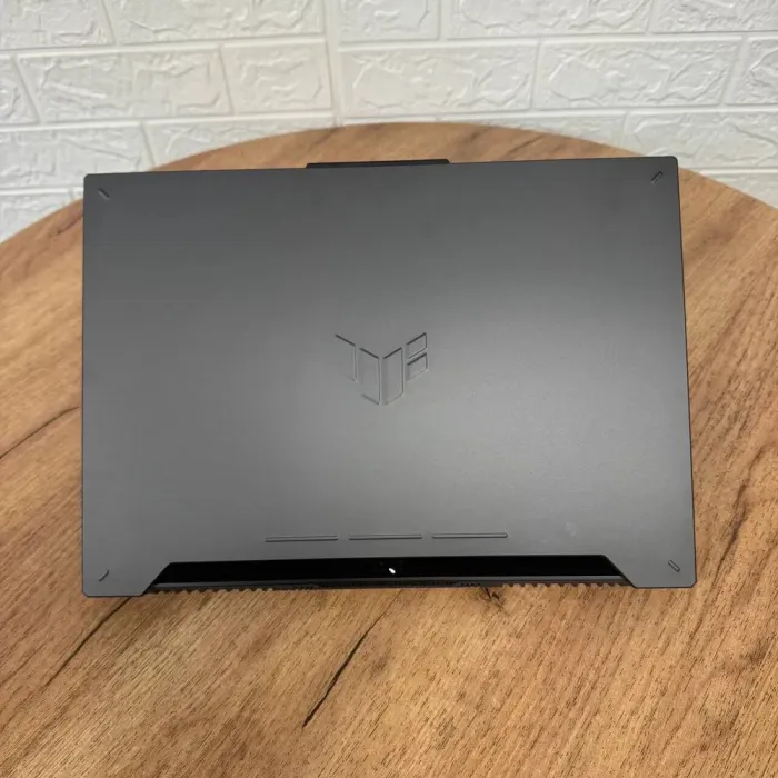 Ігровий ноутбук Asus TUF Gaming A15 FA507XI / 15.6" (1920x1080) IPS / AMD Ryzen 7 7735HS (8 (16) ядер по 3.2 - 4.75 GHz) / 16 GB DDR5 / 1000 GB SSD NVMe / nVidia GeForce RTX 4050, 6 GB GDDR6, 96-bit / WebCam б/в - зображення 3