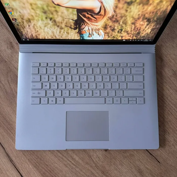 Ігровий ультрабук-трансформер Б-клас Microsoft Surface Book 2 с экраном 15.0" (3240x2160) IPS Touch на базе процессора Intel Core i7-8650U и видеокарты nVidia GeForce GTX 1060 6 GB для игр и работы с мультимедиа б/в - зображення 7