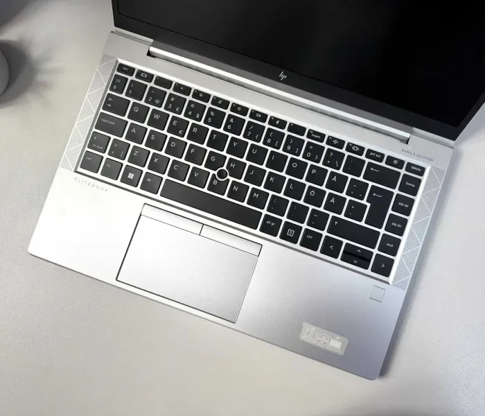 Ультрабук HP ProBook 440 G8 / 14" (1920x1080) IPS / AMD Ryzen 3 Pro 5400U (4 (8) ядра по 4.0 GHz) / 16 GB DDR4 / 256 GB SSD M.2 / AMD Radeon Vega 6 Graphics / WebCam б/в - зображення 5