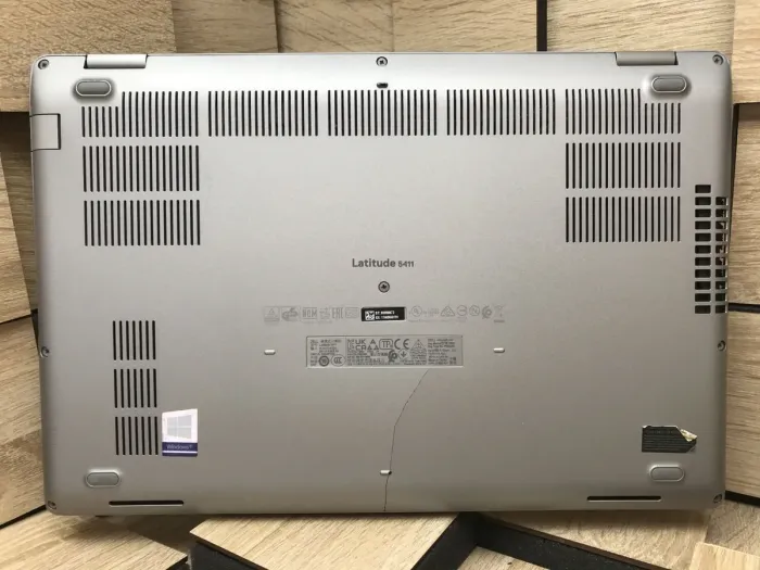 Ультрабук Б-клас Dell Latitude 5411 / 14" (1920x1080) IPS / Intel Core i7-10850H (6 (12) ядра по 2.7 - 5.1 GHz) / 8 GB DDR4 / 240 GB SSD M.2 / Intel UHD Graphics / WebCam / Windows 10 б/в - зображення 9