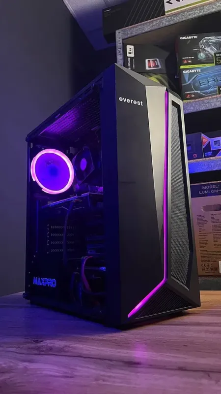 Комп'ютер Everest 8800 ARGB Black Tower / Intel Core i7-2600 (4 (8) ядер по 3,4 - 3,8 ГГц) / 16 ГБ DDR3 / 240 ГБ SSD + 500 ГБ HDD / AMD Radeon RX 580, 8 ГБ GDDR5, 256-біт / 400 Вт б/в - зображення 4