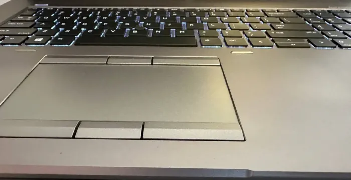 Мобільна робоча станція Б-класу HP zBook 17 G6 / 17,3" (1920x1080) IPS / Intel Core i7-9850H (6 (12) ядер по 2,6 - 4,6 ГГц) / 32 ГБ DDR4 / 1000 ГБ SSD / nVidia Quadro RTX 3000, 6 ГБ GDDR6, 192-біт / WebCam б/в - изображение 9