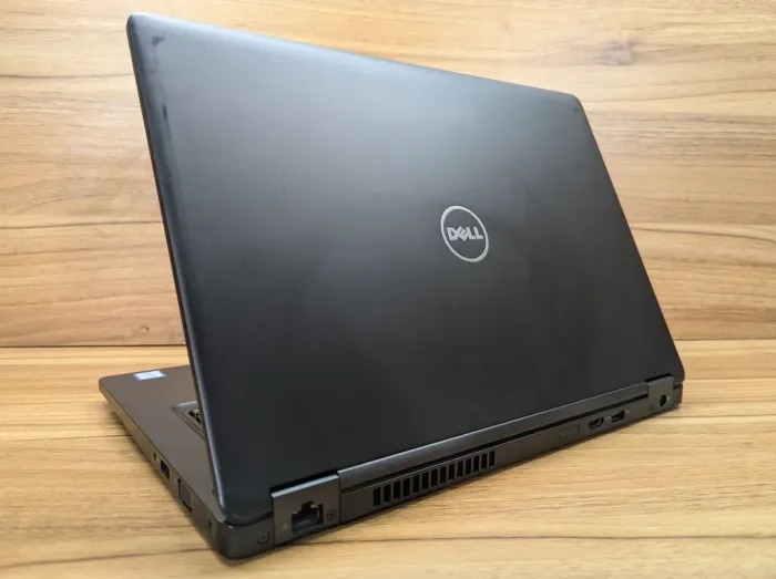 Ультрабук Dell Latitude 5480 / 14" (1366x768) TN / Intel Core i5-7200U (2 (4) ядра по 2.5 - 3.1 GHz) / 8 GB DDR4 / 256 GB SSD / HD Graphics 620 / WebCam / Win 10 б/в - зображення 7
