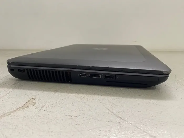 Мобільна робоча станція Б-клас HP ZBook 15 G1 / 15.6" (1920x1080) TN / Intel Core i7-4800MQ (4 (8) ядра по 2,7 - 3,7 ГГц) / 32 ГБ DDR3 / 256 ГБ SSD / nVidia Quadro K2100M, 2 ГБ GDDR5, 128-біт / WebCam / DVD-ROM б/в - зображення 3