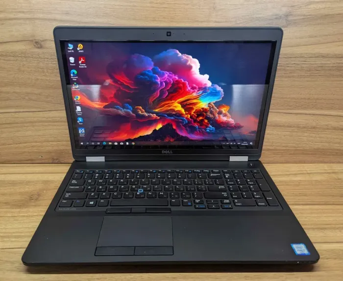 Ноутбук Dell Latitude E5570 / 15.6" (1920x1080) IPS Touch / Intel Core i7-6600U (2 (4) ядра по 2.6 - 3.4 GHz) / 16 GB DDR4 / 512 GB SSD / AMD Radeon R7 M360, 2 GB DDR3, 64-bit / WebCam / Windows 10 б/в - зображення 2