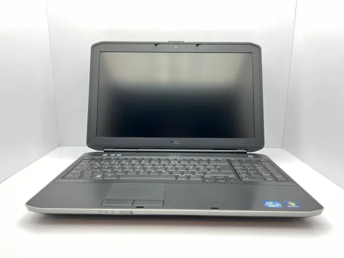 Ноутбук Dell Latitude E5530 / 15.6" (1920x1080) IPS / Intel Core i3-2350M (2 (4) ядра по 2.3 GHz) / 6 GB DDR3 / 640 GB HDD / Intel HD Graphics 3000 / WebCam / АКБ не тримає б/в - зображення 2