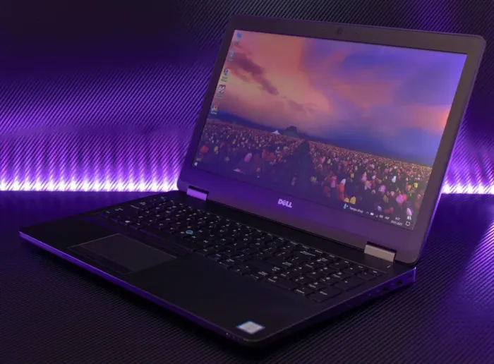 Ноутбук Б-клас Dell Latitude E5570 / 15.6" TN / Core i5-6300U (2(4) ядра по 2.4-3GHz) / 4GB DDR4 / 256GB SSD / HD Graphics 520 / WebCam / HDMI б/в - зображення 4