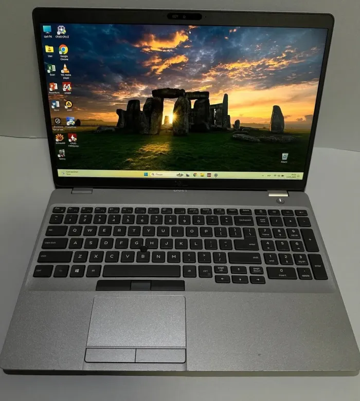 Мобільна робоча станція Б-клас Dell Precision 3551 / 15.6" (1920x1080) IPS / Intel Core i9-10885H (8 (16) ядер по 2.4 - 5.3 GHz) / 16 GB DDR4 / 128 GB SSD + 1000 HDD / nVidia Quadro P620, 4 GB GDDR5, 128-bit / WebCam б/в - зображення 2