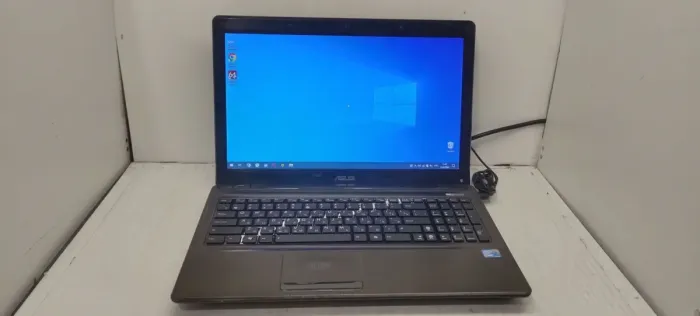 Ноутбук Б-клас Asus X52F / 15.6" (1366x768) TN / Intel Core i5-460M (2 (4) ядра по 2.53 - 2.8 GHz) / 4 GB DDR3 / 120 GB SSD / Intel HD Graphics / WebCam / DVD-ROM б/в - зображення 2