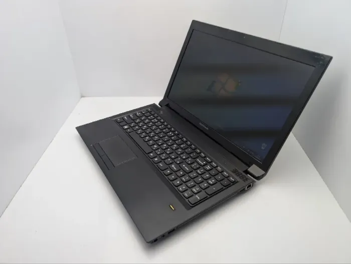Ноутбук Lenovo B575 / 15.6" (1366x768) TN / AMD E-300 (2 ядра по 1.3 GHz) / 6 GB DDR3 / 120 GB SSD / AMD Radeon HD 6310 Graphics / WebCam / DVD-ROM б/в - зображення 6