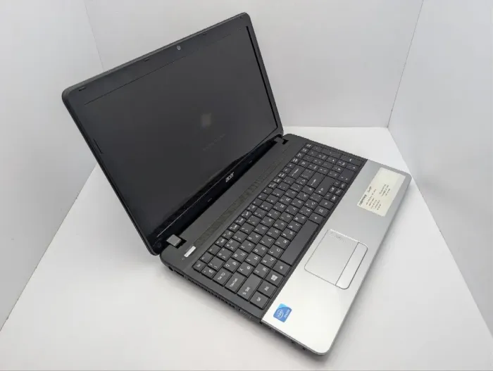 Ноутбук Acer Aspire E1-531 / 15.6" (1366x768) TN / Intel Celeron 1005M (2 ядра по 1.9 GHz) / 6 GB DDR3 / 500 GB HDD / Intel HD Graphics / WebCam / DVD-ROM б/в - зображення 6