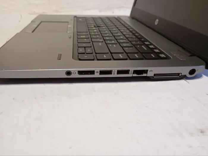 Ультрабук Б-клас HP EliteBook 840 G1 / 14" (1366x768) TN / Intel Core i5-4300U (2 (4) ядра по 1.9 - 2.9 GHz) / 8 GB DDR3 / 500 GB SSD / Intel HD Graphics 4400 / WebCam / АКБ не тримає б/в - зображення 6