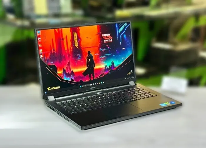 Ігровий ноутбук Б-клас Gigabyte Aorus 7 9MF / 17.3" (1920x1080) IPS / Intel Core i5-12500H (12 (16) ядер по 3.3 - 4.5 GHz) / 16 GB DDR4 / 512 GB SSD M.2 / nVidia GeForce RTX 4050, 6 GB GDDR6, 96-bit / WebCam / Win 11 Pro б/в - зображення 3