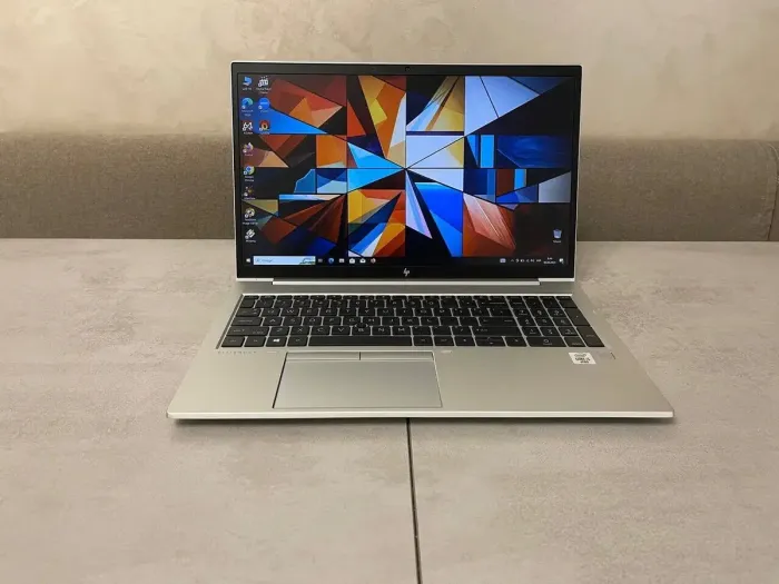 Ультрабук HP EliteBook 850 G7 / 15.6" (1920x1080) IPS / Intel Core i5-10310U (4 (8) ядра по 1.7 - 4.4 GHz) / 16 GB DDR4 / 256 GB SSD M.2 / Intel UHD Graphics / WebCam / HDMI б/в - зображення 2