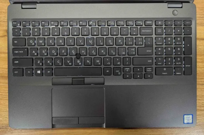 Мобільна робоча станція Dell Precision 3541 / 15,6" (1920x1080) IPS / Intel Core i7-9850H (6 (12) ядер по 2,6 - 4,6 ГГц) / 16 ГБ DDR4 / 512 ГБ SSD / nVidia Quadro P620, 4 ГБ GDDR5 128-bit / WebCam / HDMI / Windows 10 б/в - зображення 3