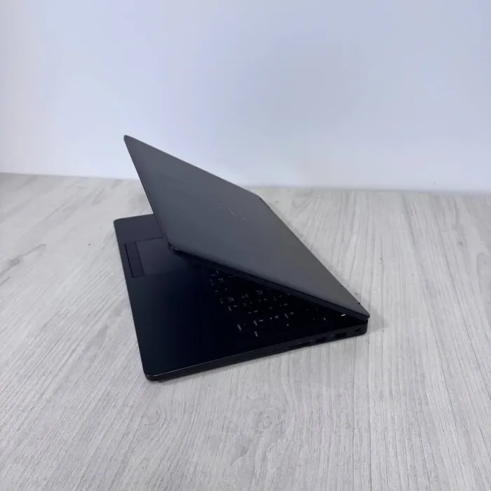 Ноутбук Dell Latitude E5570 / 15.6" (1366x768) TN / Intel Core i5-6300U (2 (4) ядра по 2.4 - 3.0 GHz) / 8 GB DDR4 / 128 GB SSD / Intel HD Graphics 520 / WebCam б/в - зображення 7