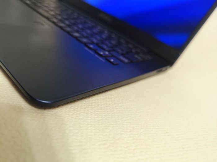 Ультрабук Asus Zenbook UX430U / 14" (1920x1080) IPS / Intel Core i5-8250U (4 (8) ядра по 1.6 - 3.4 GHz) / 8 GB DDR4 / 256 GB SSD / Intel UHD Graphics 620 / WebCam б/в - зображення 4