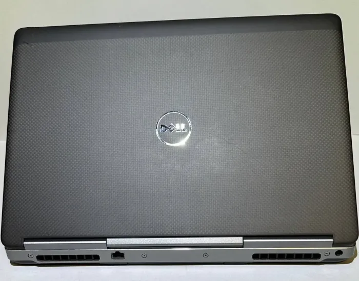 Мобільна робоча станція Б-класу Dell Precision 7520 / 15,6" (1920x1080) IPS / Intel Core i7-7820HQ (4 (8) ядра по 2.9 - 3.9 GHz) / 16 GB DDR4 / 1000 GB SSD / nVidia Quadro M1200, 4 GB GDDR5, 128-bit / WebCam б/в - зображення 9