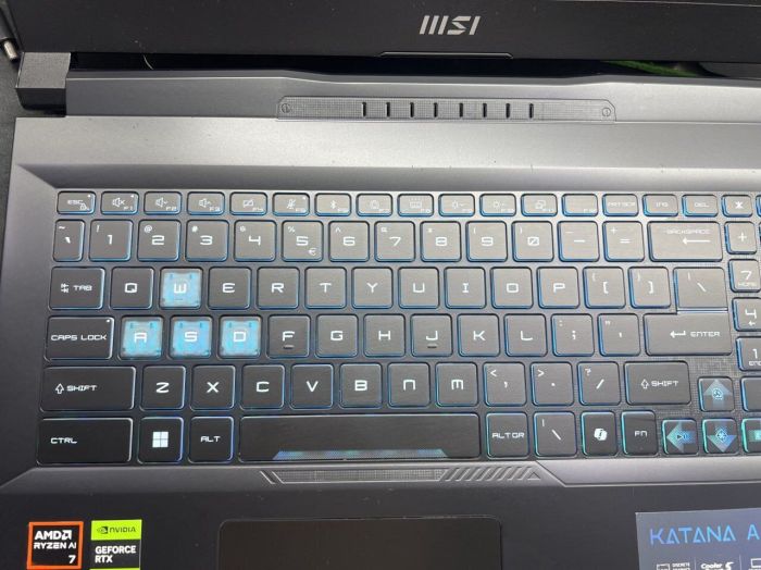 Ігровий ноутбук Б-класу MSI Katana A15 AI B8V MS-158N / 15.6" (2560x1440) IPS / AMD Ryzen 7 8845HS (8 (16) ядер по 3,8 - 5,1 ГГц) / 32 ГБ DDR5 / 960 ГБ SSD / nVidia GeForce RTX 4070, 8 ГБ GDDR6, 128-bit / WebCam б/в - зображення 7