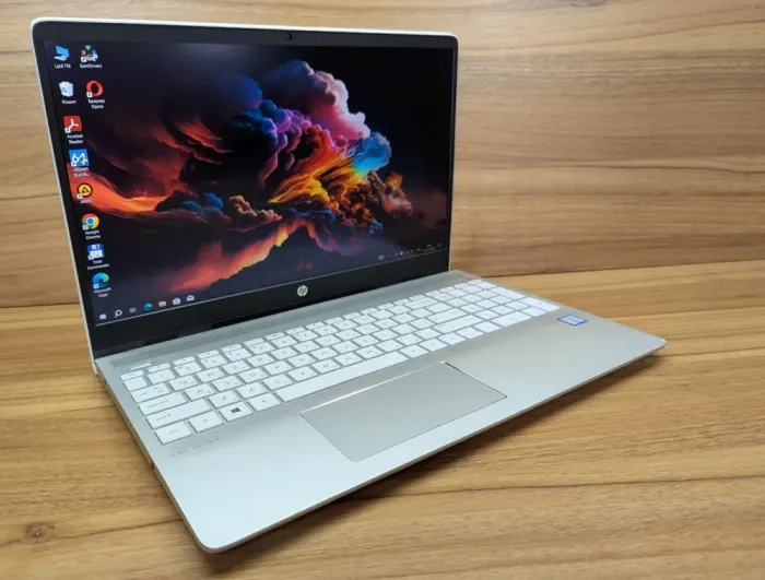 Ноутбук HP Pavilion 15-ck075nr / 15.6" (1920x1080) IPS Touch / Intel Core i5-8250U (4 (8) ядра по 1.6 - 3.4 GHz) / 16 GB DDR4 / 512 GB SSD / Intel HD Graphics 620 / WebCam / Windows 10 б/в - зображення 4