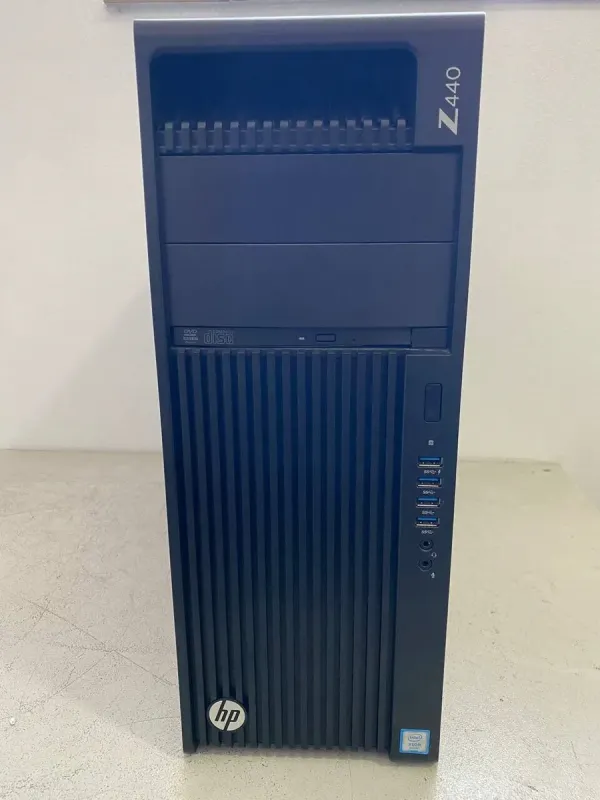 Робоча станція Б-клас HP Z440 Workstation Tower / Intel Xeon E5-2683 v3 (14 (28) ядер по 2.0 - 3.0 GHz) / 32 GB DDR4 / 256 GB SSD / nVidia Quadro K2200, 4 GB GDDR5, 128-bit / DVD-ROM б/в - зображення 2