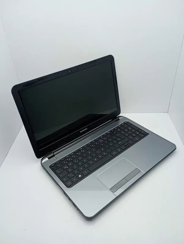 Ноутбук HP Compag 250 / 15.6" (1366x768) TN / Intel Celeron N2840 (2 ядра по 2.16 - 2.58 GHz) / 4 GB DDR3 / 120 GB SSD / Intel HD Graphics / WebCam б/в - зображення 3