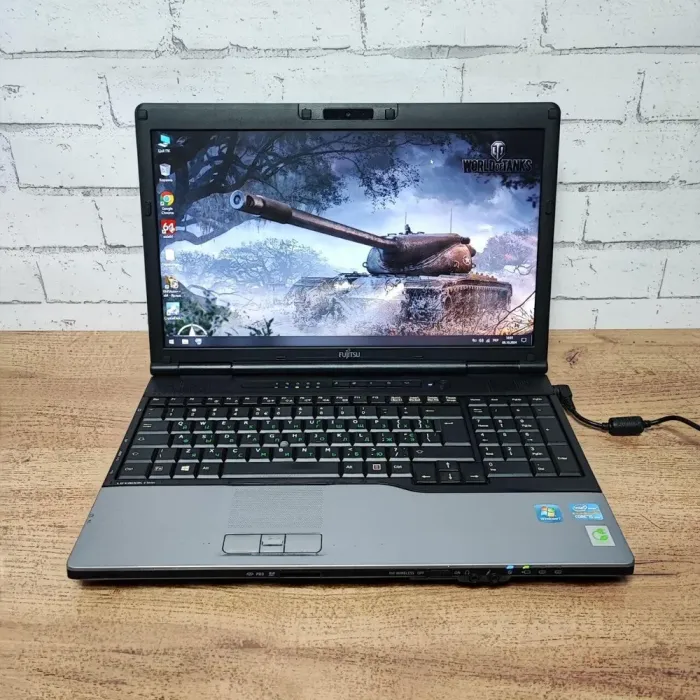 Ноутбук Б-клас Fujitsu LifeBook E782 / 15.6" (1366x768) TN / Intel Core i5-3320M (2 (4) ядра по 2.6 - 3.3 GHz) / 8 GB DDR3 / 128 GB SSD / Intel HD Graphics 4000 / WebCam / Без АКБ б/в - зображення 2