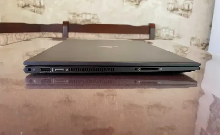 Ноутбук-трансформер HP Envy X360 15-cp0053cl / 15.6" (1920x1080) IPS Touch / AMD Ryzen 5 2500U (4 (8) ядра по 2.0 - 3.6 GHz) / 8 GB DDR4 / 256 GB SSD / AMD Radeon RX Vega 8 Graphics / WebCam б/в - зображення 6