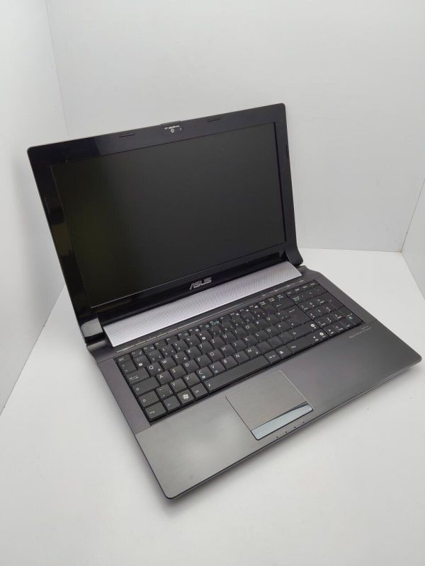 Ноутбук Asus N53 / 15.6" (1920x1080) TN / Intel Core i7-2630QM (4 (8) ядра по 2.0 - 2.9 GHz) / 6 GB DDR3 / 500 GB HDD / nVidia GeForce GT 550M, 2 GB GDDR3, 128-bit / WebCam / АКБ не тримає б/в - зображення 4