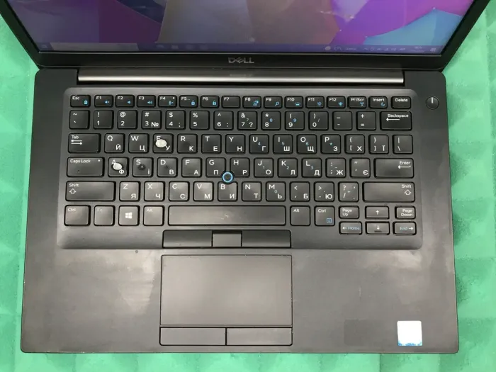 Ноутбук Б-клас Dell Latitude 7490 / 14" (1366x768) TN / Intel Core i5-8250U (4 (8) ядра по 1.6 - 3.4 GHz) / 8 GB DDR4 / 240 GB SSD M.2 / Intel UHD Graphics 620 / WebCam / USB 3.1 / HDMI / Windows 10 б/в - зображення 4
