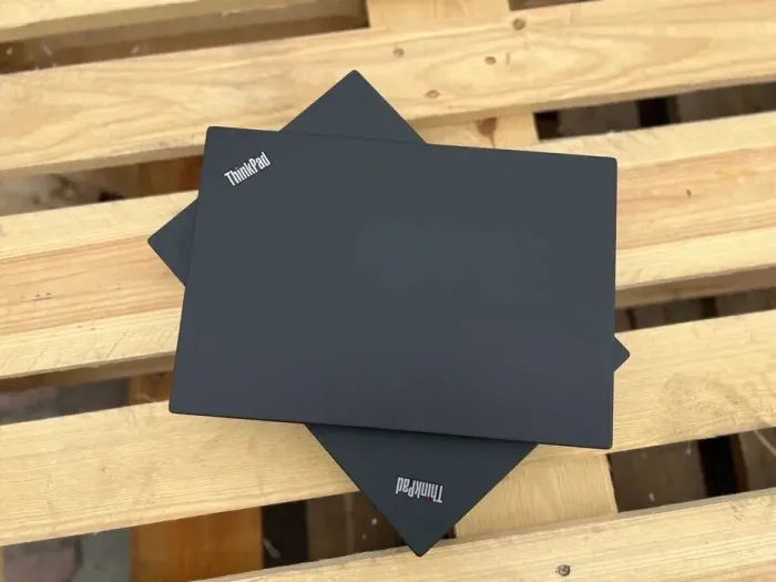 Ультрабук Lenovo ThinkPad T490 / 14" (1920x1080) IPS / Intel Core i5-8365U (4 (8) ядра по 1.6 - 4.1 GHz) / 8 GB DDR4 / 256 GB SSD / Intel UHD Graphics 630 / WebCam / Win 10 Pro б/в - зображення 8