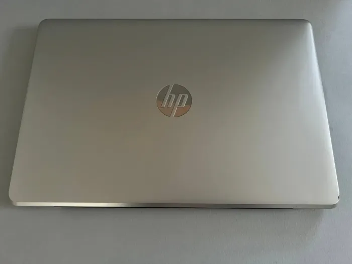 Ноутбук HP 15-bsO60wm / 15.6" (1366x768) TN / Intel Core i3-7100U (2 (4) ядра по 2.4 GHz) / 8 GB DDR4 / 240 GB SSD / Intel HD Graphics 620 / WebCam б/в - зображення 4