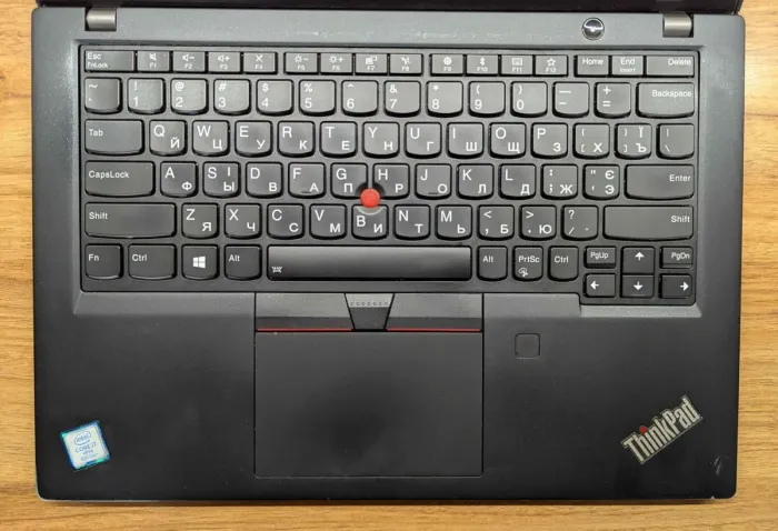 Ультрабук Lenovo ThinkPad x390 / 13.3" (1920x1080) IPS / Intel Core i7-8665U (4 (8) ядра по 1.9 - 4.8 GHz) / 16 GB DDR4 / 512 GB SSD / Intel UHD Graphics / WebCam / TouchID / Windows 10 б/у - зображення 3