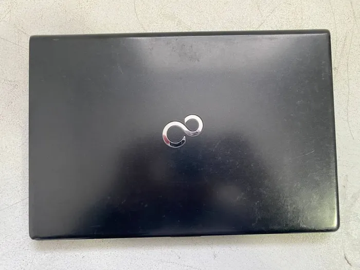 Ультрабук Б-клас Fujitsu LifeBook S936 / 13.3" (1920x1080) IPS / Intel Core i5-6200U (2 (4) ядра по 2.3 - 2.8 GHz) / 8 GB DDR4 / 128 GB SSD / Intel HD Graphics 520 / WebCam б/в - зображення 9