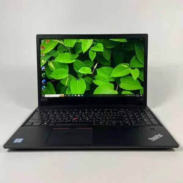 Ноутбук Lenovo ThinkPad E590 / 15.6" (1920x1080) IPS / Intel Core i5-8265U (4 (8) ядра по 1.6 - 3.9 GHz) / 16 GB DDR4 / 256 GB SSD / Intel UHD Graphics / WebCam / TouchID б/в - зображення 3
