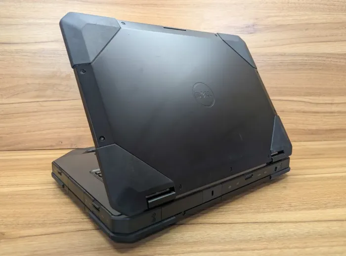 Захищений ноутбук Dell Latitude 14 Rugged 5414 / 14" (1920x1080) IPS / Intel Core i5-6300U (2 (4) ядра по 2.4 - 3.0 GHz) / 16 GB DDR4 / 512 GB SSD / Intel HD Graphics 520 / VGA / WebCam / Windows 10 б/в - зображення 7