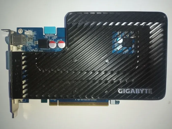 Дискретна відеокарта nVidia GeForce 8600 GTS, 256 MB GDDR3, 128-bit / 2x DVI 1x S-Video б/в - зображення 2