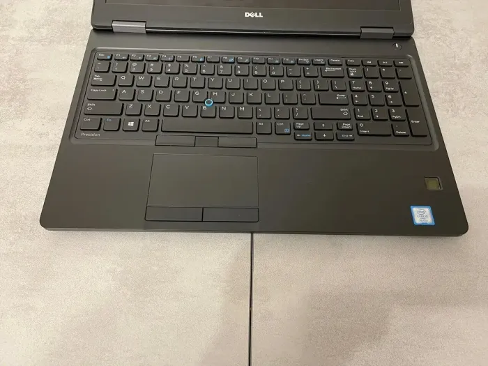 Ноутбук Dell Precision 3520 / 15.6" IPS Touch / Intel Core i5-7440HQ (4 ядра по 2.8-3.8GHz) / 16GB DDR4 / 256GB SSD M.2 / Intel HD Graphics 630 / WebCam / HDMI б/в - зображення 5