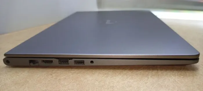 Ноутбук Б-клас Dell Vostro 5568 / 15.6" (1366x768) TN / Intel Core i7-7500U (2 (4) ядра по 2.7 - 3.5 GHz) / 16 GB DDR4 / 256 GB SSD / nVidia GeForce 940MX, 4 GB GDDR5, 64-bit / WebCam б/в - зображення 4