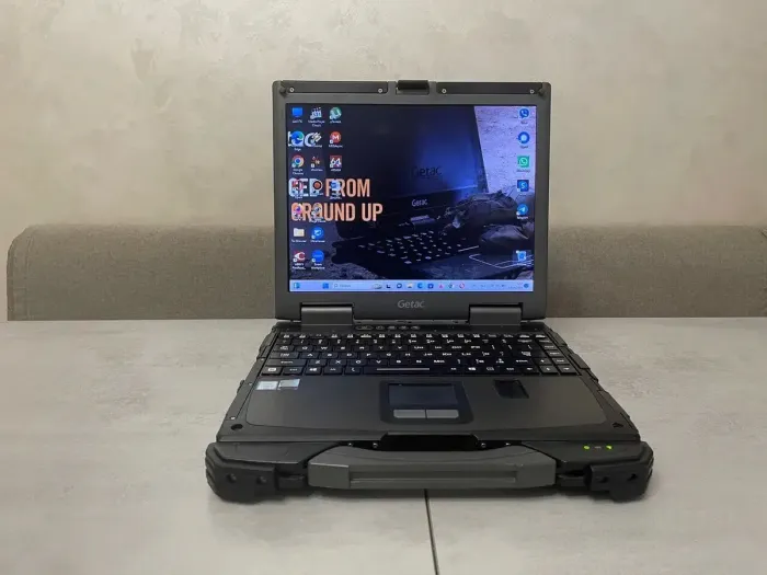 Захищений ноутбук Getac B300 G6 / 13.3" (1024x768) TN Touch / Intel Core i7-6500U (2 (4) ядра по 2.5 - 3.1 GHz) / 8 GB DDR4 / 500 GB HDD / Intel HD Graphics 520 / DVD-RW / Fingerprint / 4G LTE / GPS б/в - зображення 2