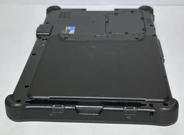 Захищений планшет Getac F110 G3 / 11,6" (1366x768) IPS Touch / Intel Core i5-5200U (2 (4) ядра по 2,2 - 2,7 ГГц) / 8 ГБ DDR4 / 256 ГБ SSD / Intel HD Graphics 520 / WebCam б/в - зображення 5