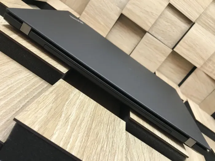 Ультрабук Б-клас Lenovo ThinkPad T470 / 14" (1366x768) TN / Intel Core i5-7300U (2 (4) ядра по 2.6 - 3.5 GHz) / 8 GB DDR4 / 480 GB SSD / Intel HD Graphics 520 / WebCam / Fingerprint / USB 3.1 / HDMI б/в - зображення 7