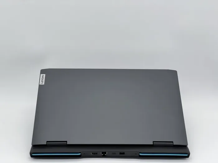 Ігровий ноутбук Lenovo IdeaPad Gaming 3 15IAH7 / 15.6" (1920x1080) IPS / Intel Core i5-12450H (8 (12) ядер по 1.5 - 4.4 GHz) / 16 GB DDR4 / 480 GB SSD / nVidia GeForce RTX 3050, 4 GB GDDR6, 128-bit / WebCam б/в - зображення 5