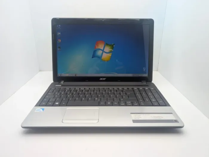 Ноутбук Acer Aspire E1-531 / 15.6" (1366x768) TN / Intel Pentium B950 (2 ядра по 2.2 GHz) / 6 GB DDR3 / 500 GB HDD / Intel HD Graphics 2000 / WebCam б/в - зображення 2