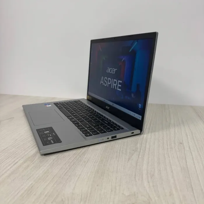 Ультрабук Acer Aspire 3 A315-59 / 15.6" (1920x1080) IPS / Intel Core i5-1235U (10 (12) ядер по 1.3 - 4.4 GHz) / 8 GB DDR4 / 256 GB SSD / Intel Iris Xe / WebCam б/в - зображення 5