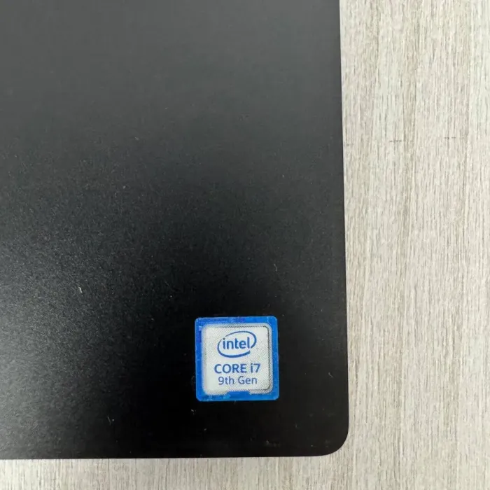 Ігровий ноутбук Б-клас Razer Blade 17 RZ09-0314 / 17.3" (1920x1080) IPS / Intel Core i7-9750H (6 (12) ядер по 2.6 - 4.5 GHz) / 16 GB DDR4 / 1000 GB SSD NVMe / nVidia GeForce RTX 2070 Max-Q, 8 GB GDDR6, 256-bit / WebCam б/в - зображення 8